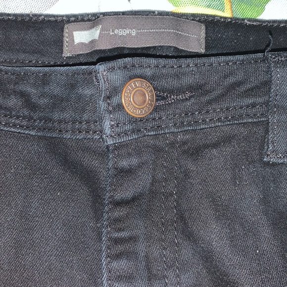 Levi's Black Distressed Cut off jean shorts - Picture 4 of 8
